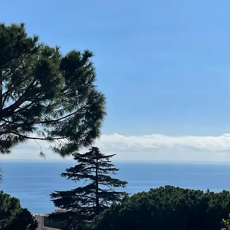 Bilocale Vista Mare Con Giardino Privato E Piscina Apartmán