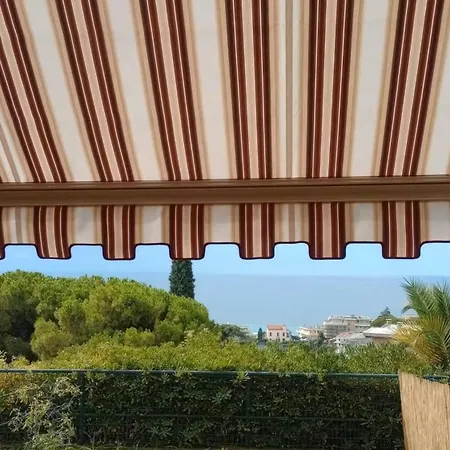 Bilocale Vista Mare Con Giardino Privato E Piscina * Sanremo