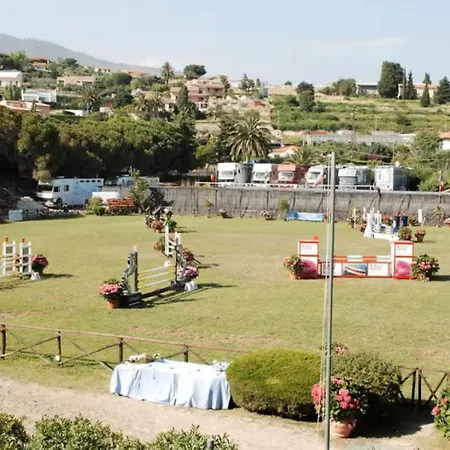 Bilocale Vista Mare Con Giardino Privato E Piscina * Sanremo