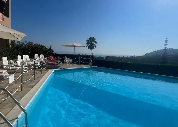 Apartment Bilocale Vista Mare Con Giardino Privato E Piscina Sanremo