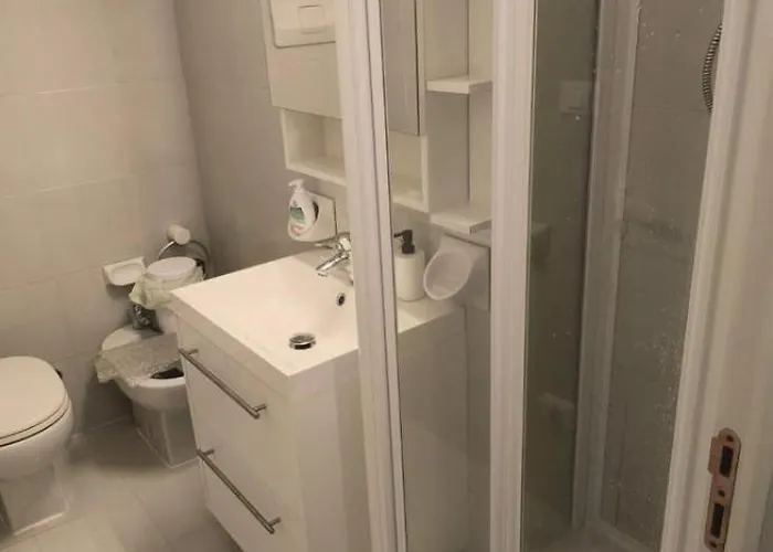 Bilocale Vista Mare Con Giardino Privato E Piscina * Sanremo