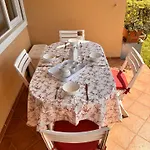 Bilocale Vista Mare Con Giardino Privato E Piscina דירה סנרמו