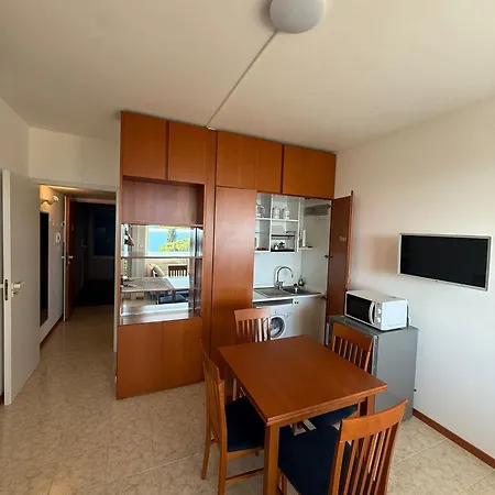 Bilocale Vista Mare Con Giardino Privato E Piscina Apartment *