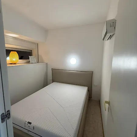 Bilocale Vista Mare Con Giardino Privato E Piscina * Sanremo
